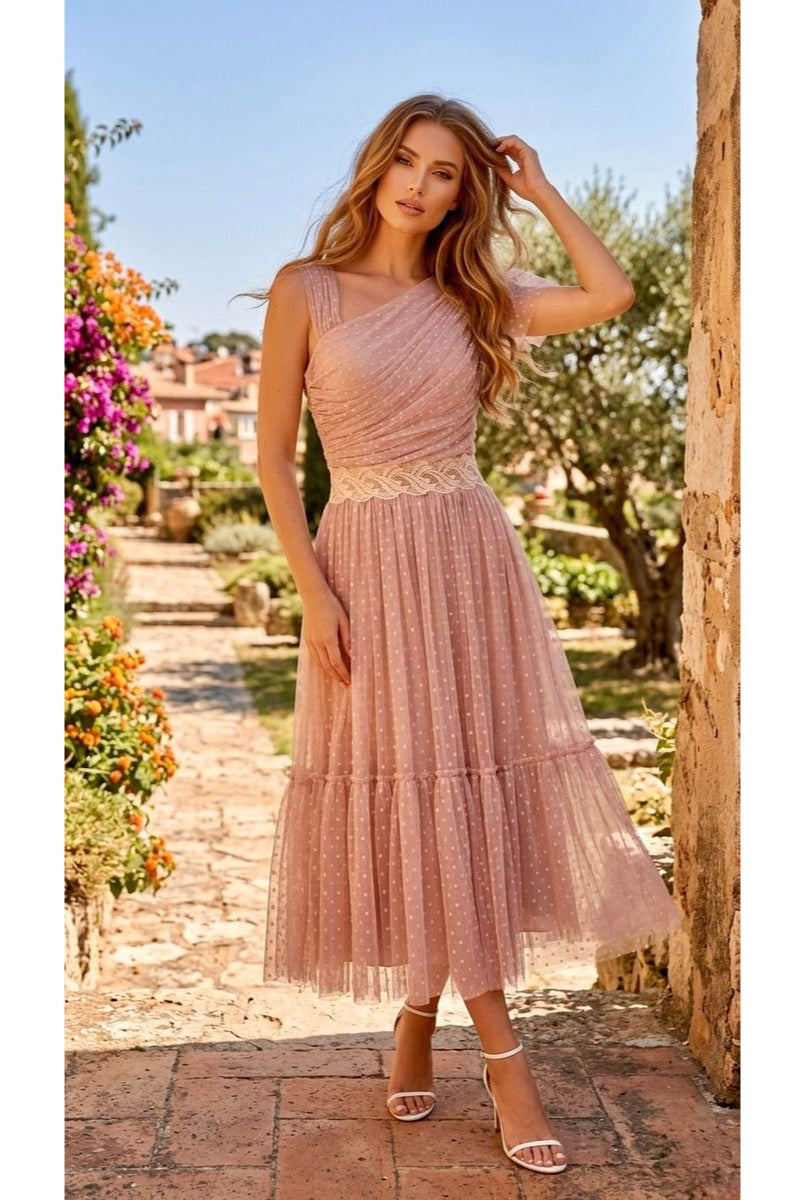 Robe “Brise Océane” en Tulle Plumetis & Coupe Asymétrique - Beige