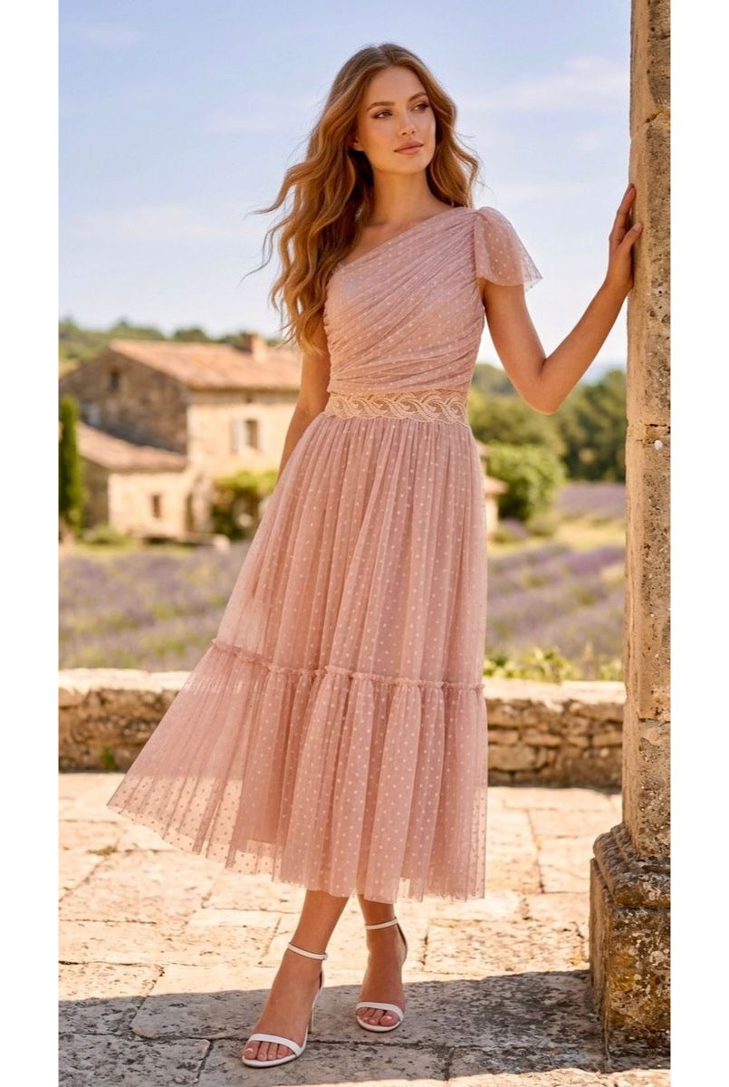 Robe “Brise Océane” en Tulle Plumetis & Coupe Asymétrique - Beige