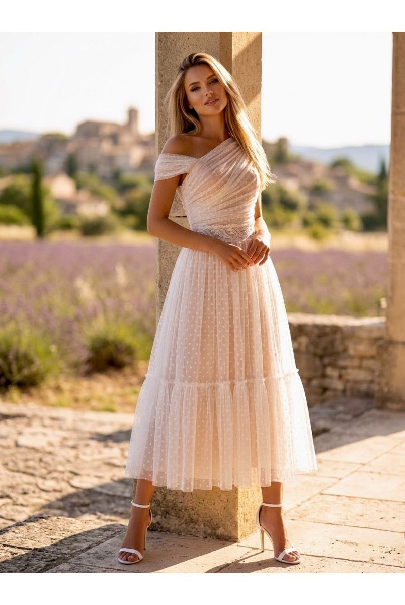 Robe “Brise Océane” en Tulle Plumetis & Coupe Asymétrique - Blanc