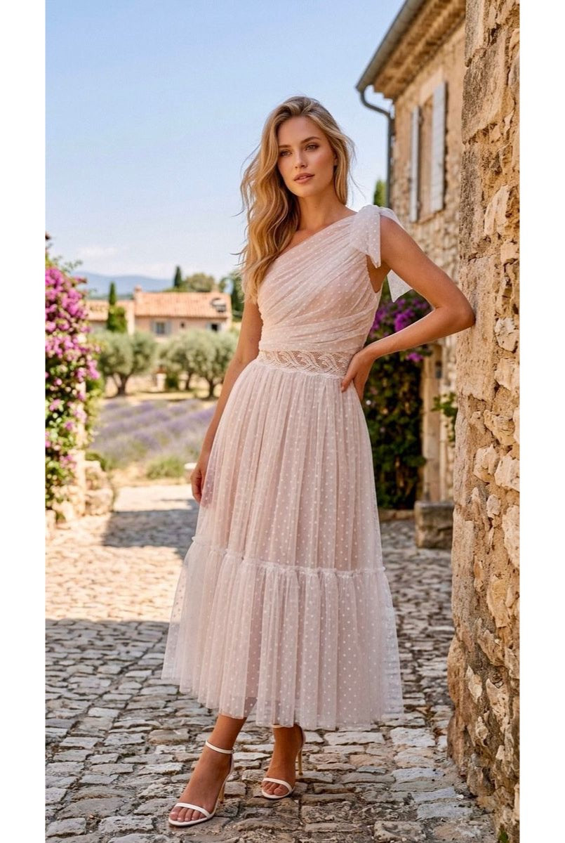 Robe “Brise Océane” en Tulle Plumetis & Coupe Asymétrique - Blanc