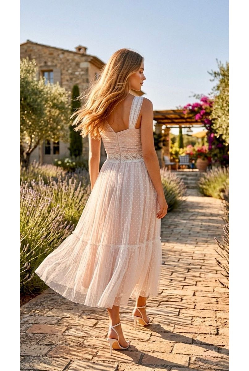 Robe “Brise Océane” en Tulle Plumetis & Coupe Asymétrique - Blanc