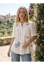 Chemisier Fluide Écru à Broderies Florales (Bleues ou Roses) - Bleu