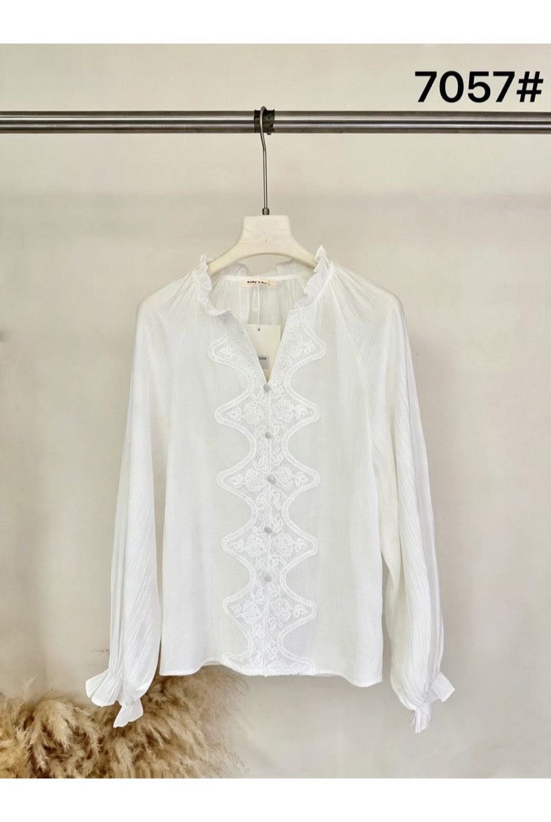 Chemise fluide à empiècement dentelle et col volanté - Blanc