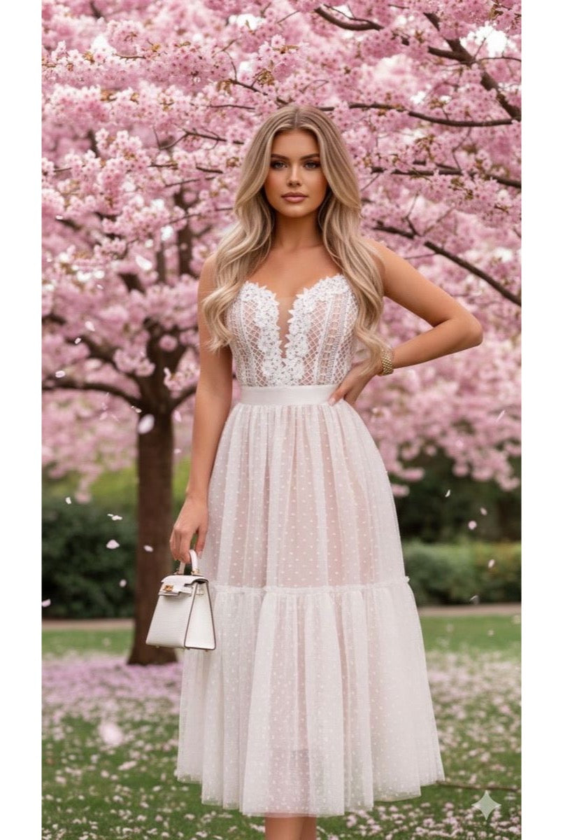 Robe “Jardin Enchanté” en Tulle Plumetis & Épaule Fleurie - Blanc