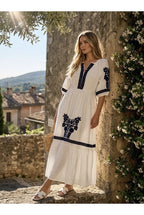 Robe Bohème Brodée Lora Esprit Soleil Élégant - Blanc