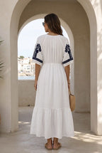 Robe Bohème Brodée Lora Esprit Soleil Élégant - Blanc
