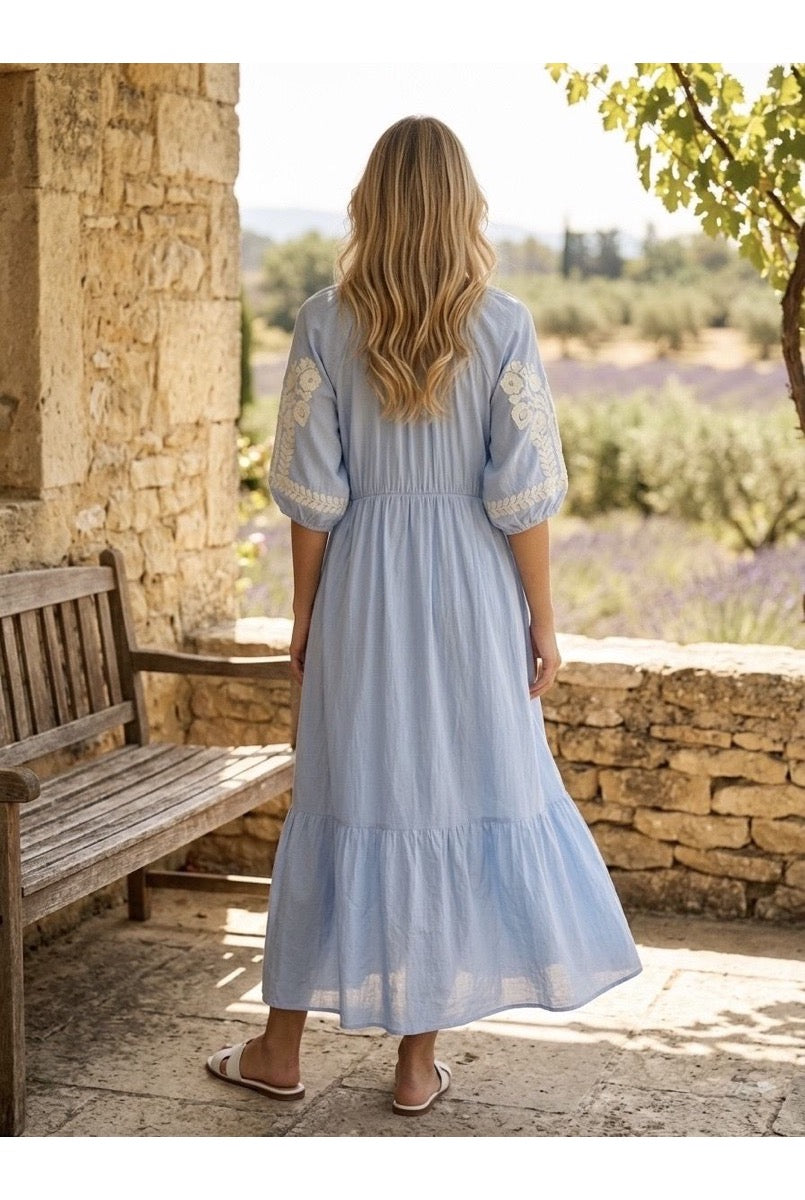 Robe Bohème Brodée Lora Esprit Soleil Élégant - Bleu