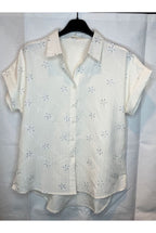 Chemise fluide brodée à fleurs pailletées argentées - Blanc